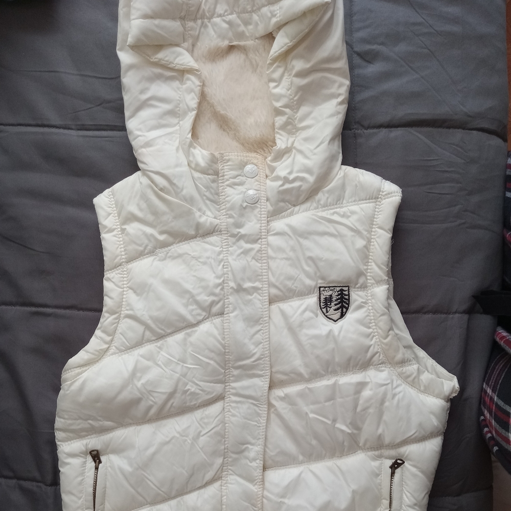 White woman's zs vest with hood